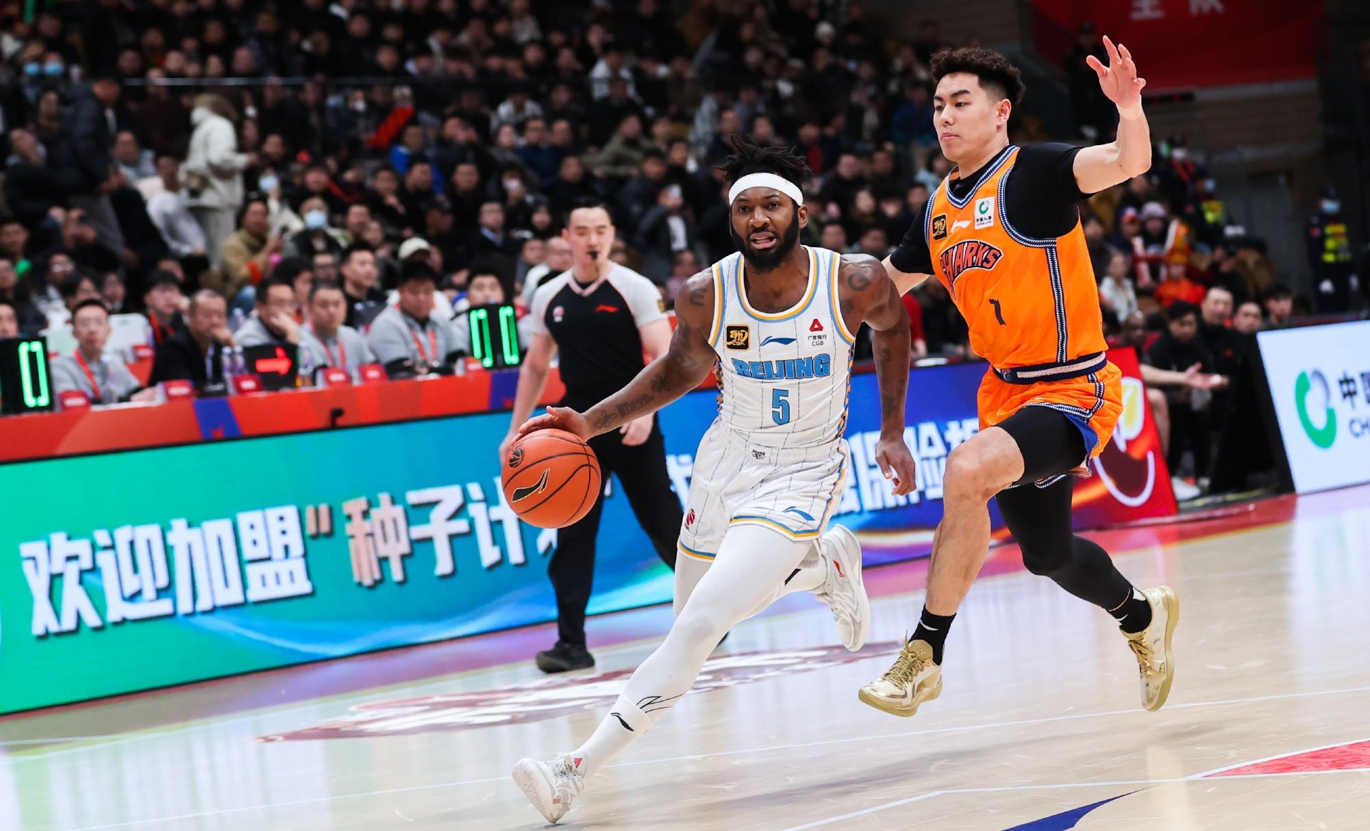 CBA篮球赛中的焦点战役即将上演